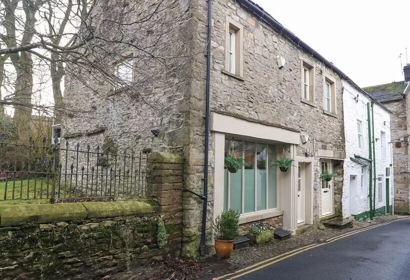 Blacksmith Cottage