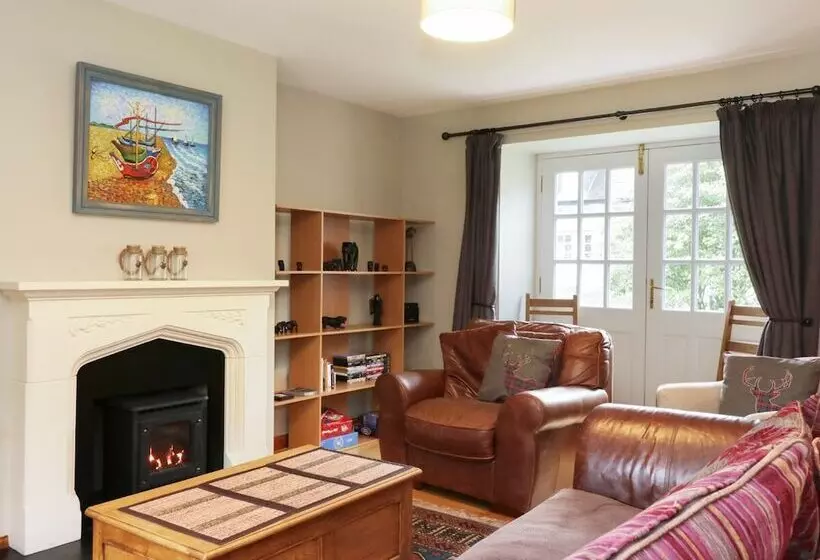 Dunnottar Woods House