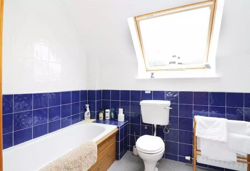 Dunnottar Woods House