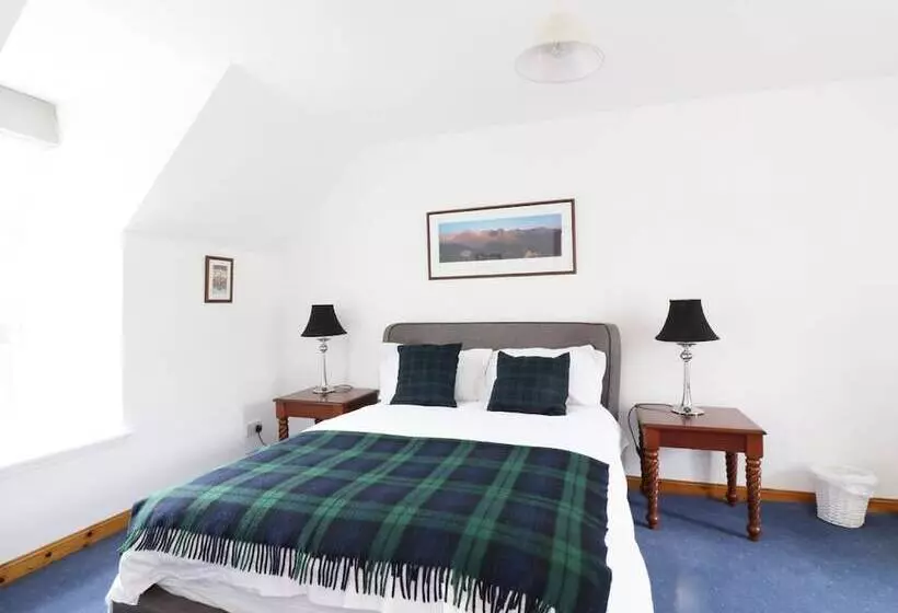 Dunnottar Woods House