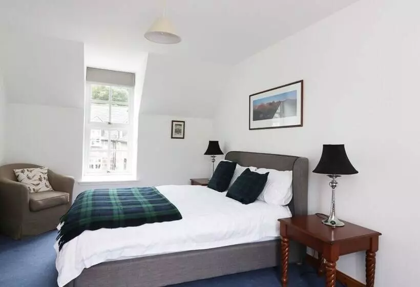 Dunnottar Woods House