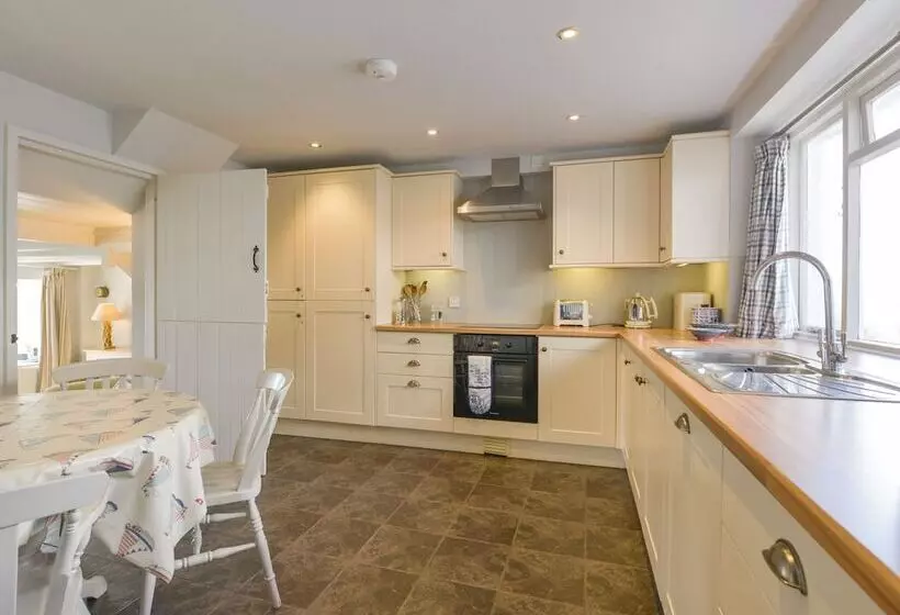 Prydes Cottage