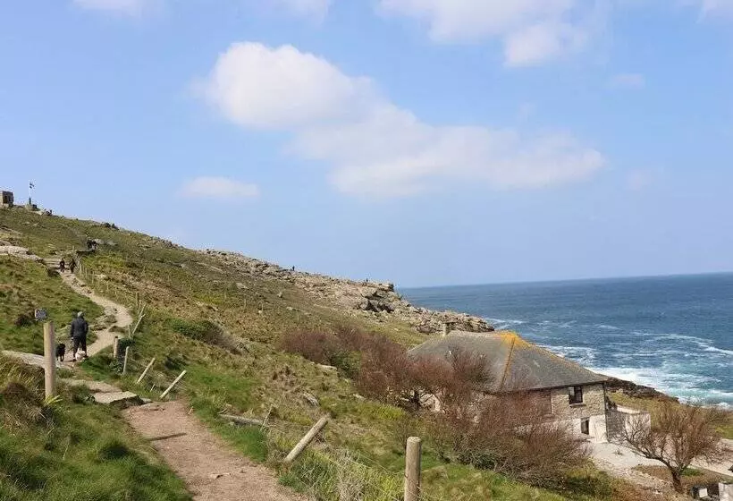 Sennen Heights