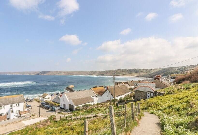 Sennen Heights