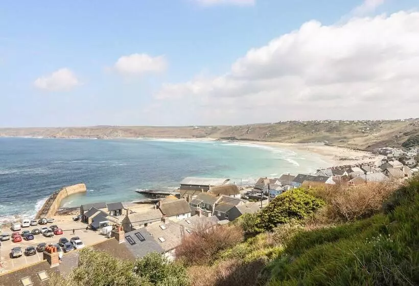 Sennen Heights