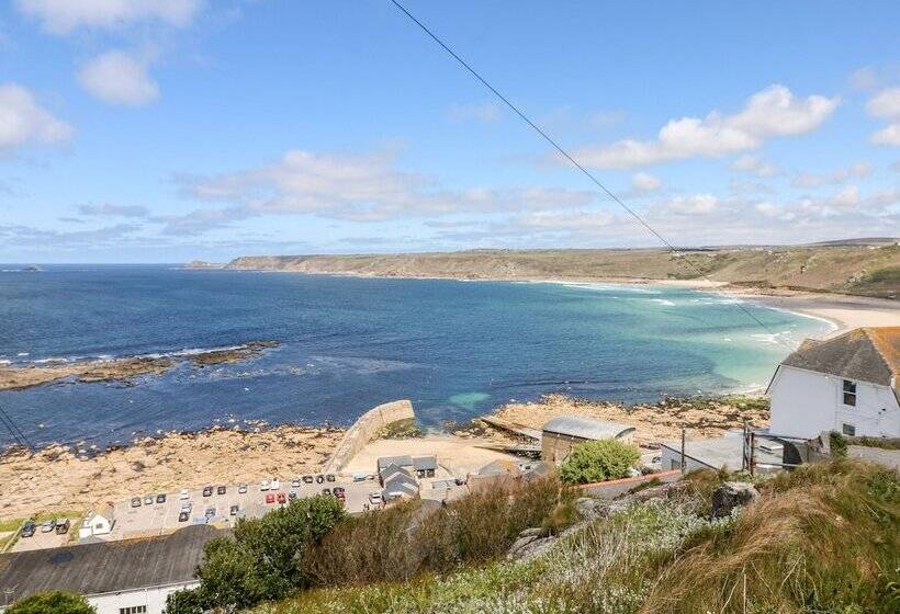Sennen Heights
