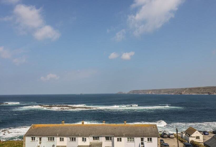 Sennen Heights