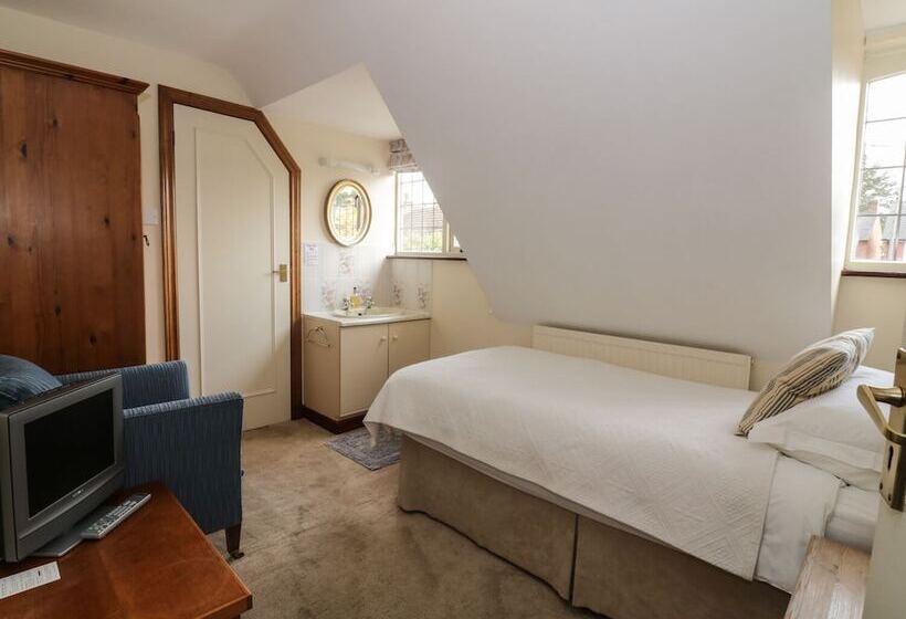 The Lodge Off High Street