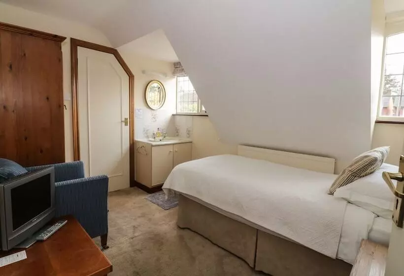 The Lodge Off High Street