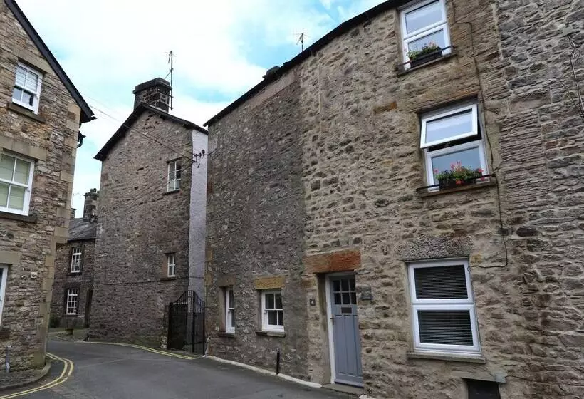 Back Cottage