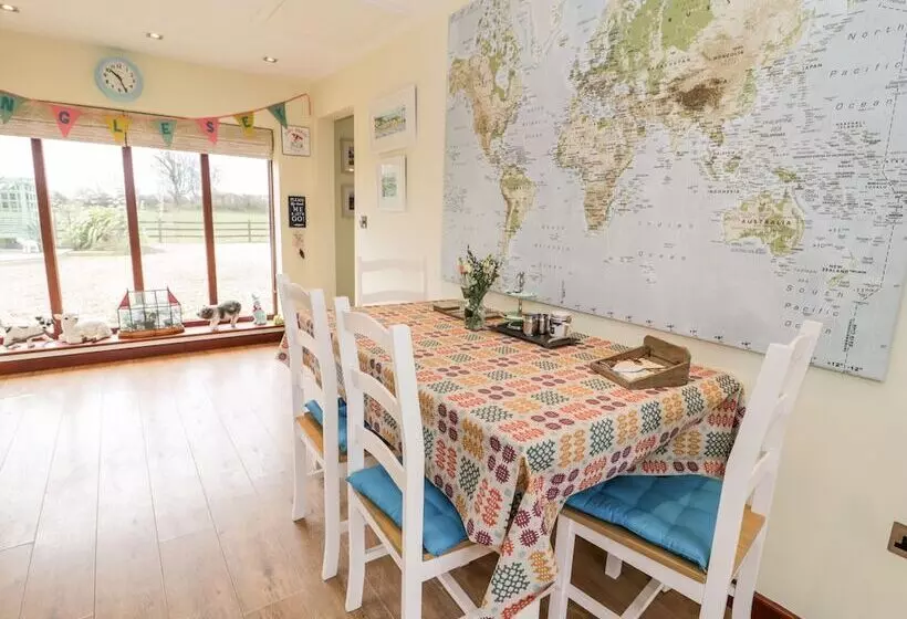 Bryn Coed Cottage