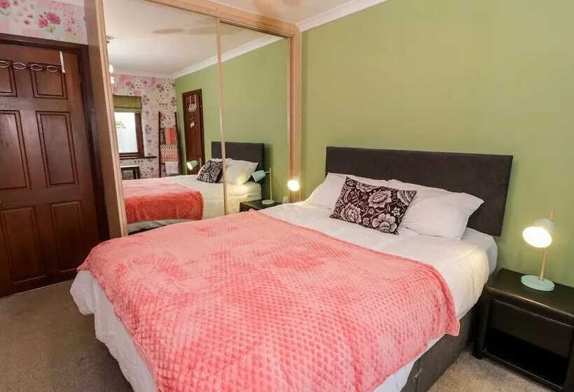 Bryn Coed Cottage