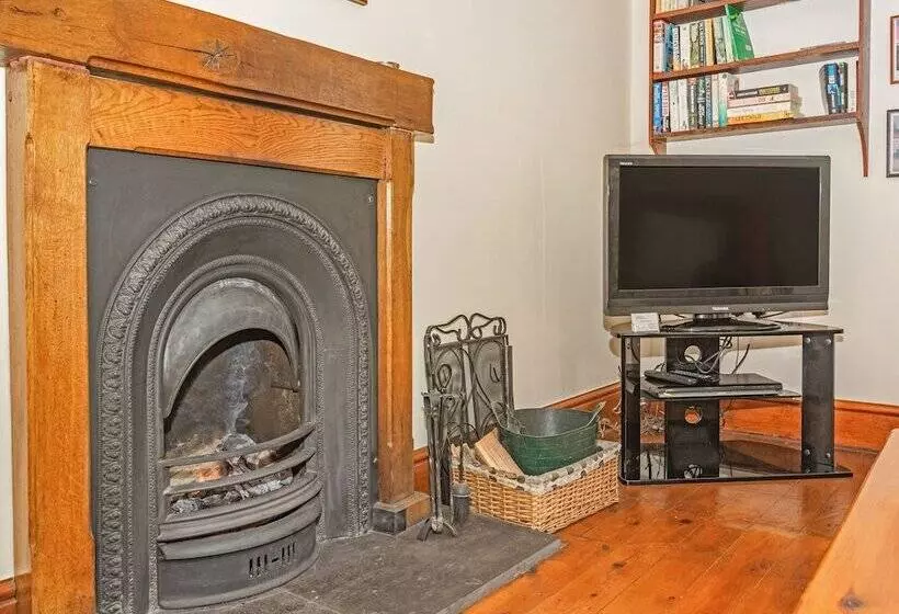 Carn Cottage