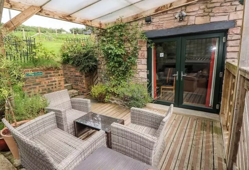 Ffynnonlwyd Cottage