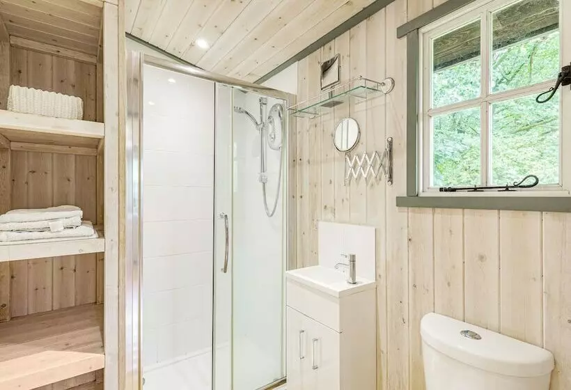 Lakeside Cabin