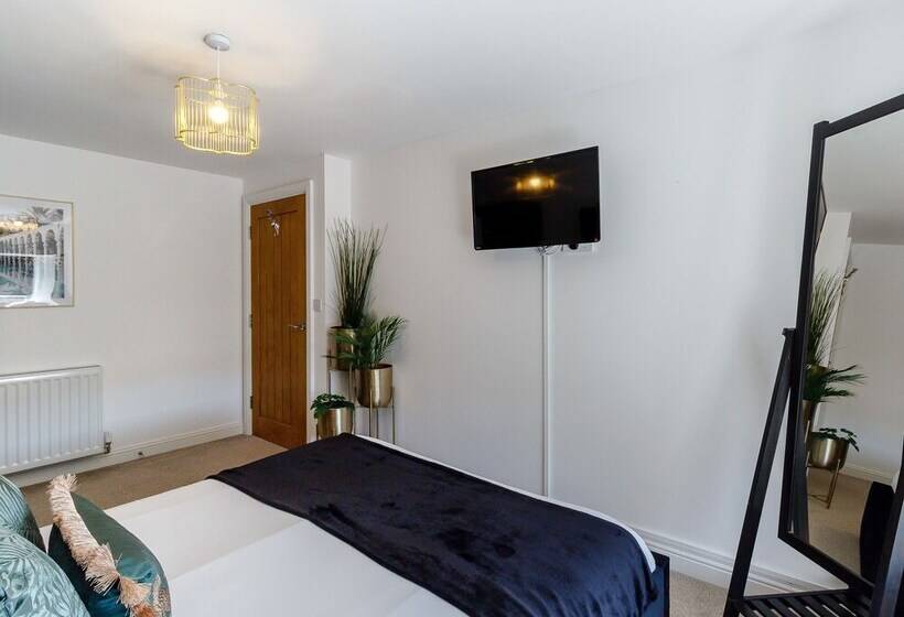 Queen Elizabeth Suite