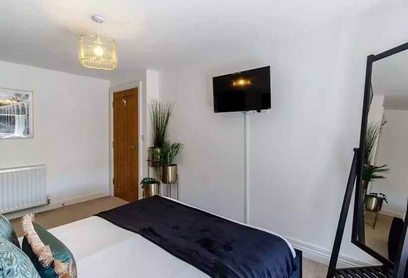 Queen Elizabeth Suite