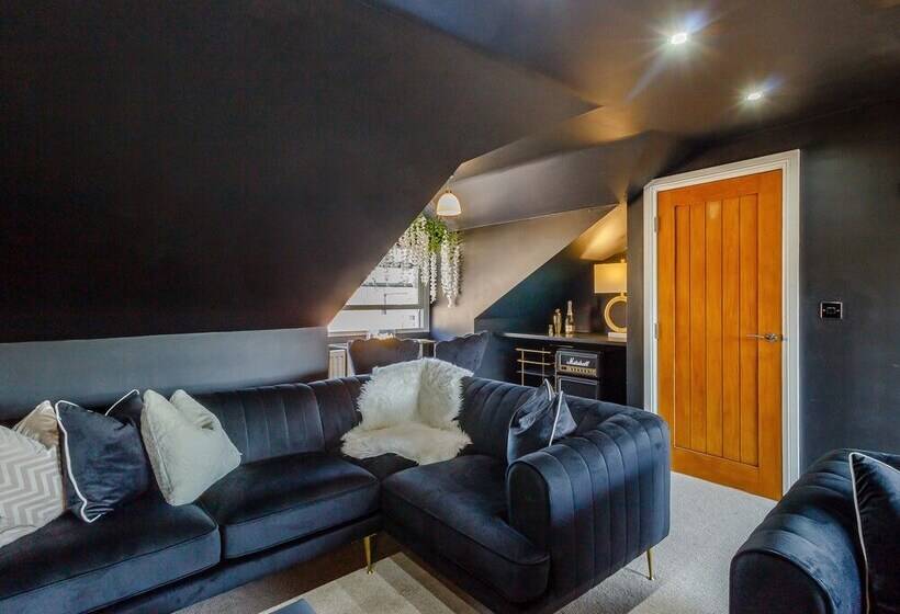 Queen Elizabeth Suite