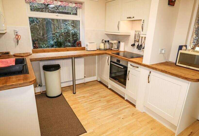 The Annex At 60 Rectory Lane