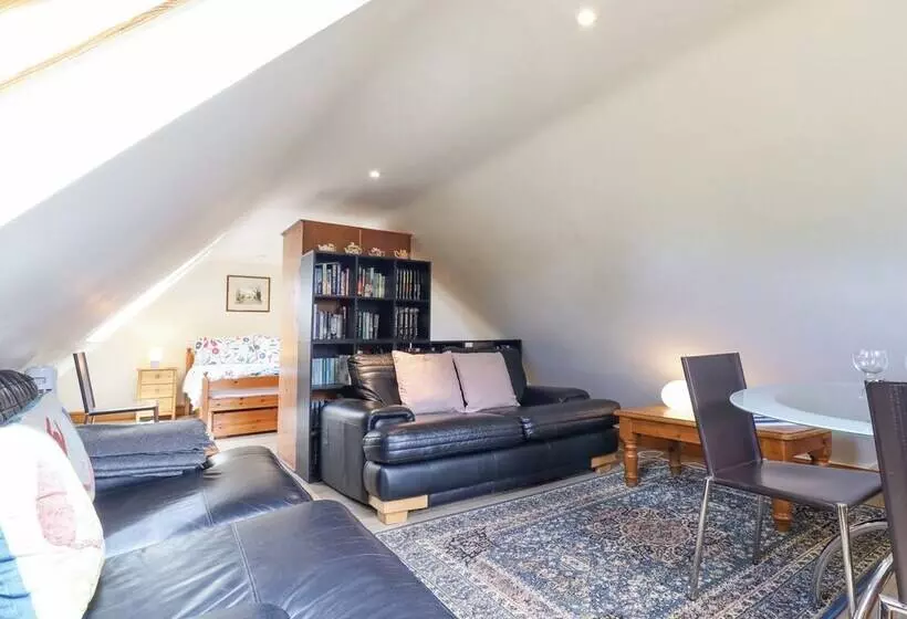 The Studio, Horseshoe Cottage