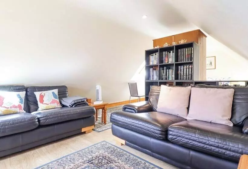 The Studio, Horseshoe Cottage