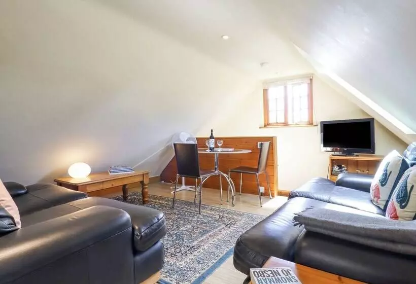 The Studio, Horseshoe Cottage