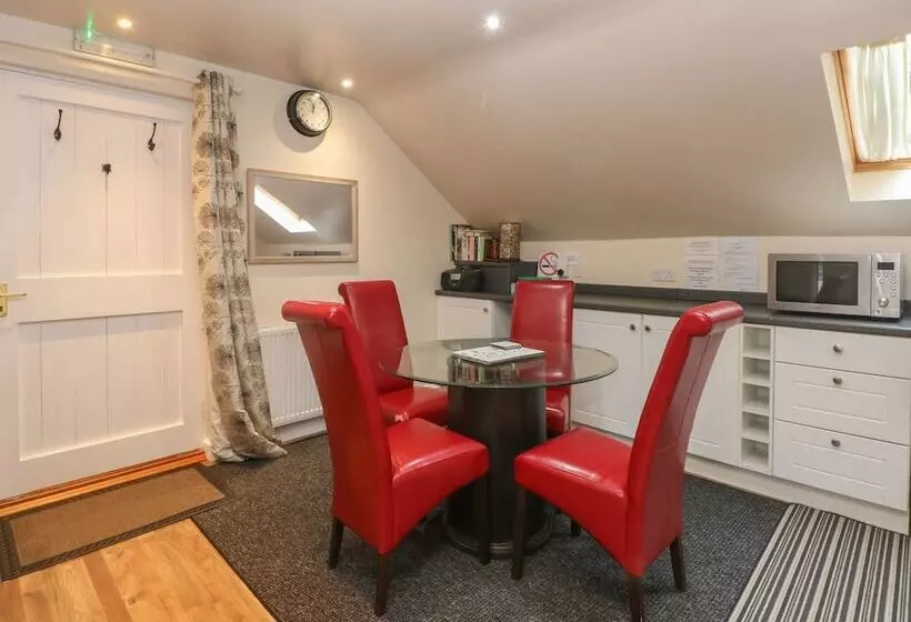 Willow Cottage