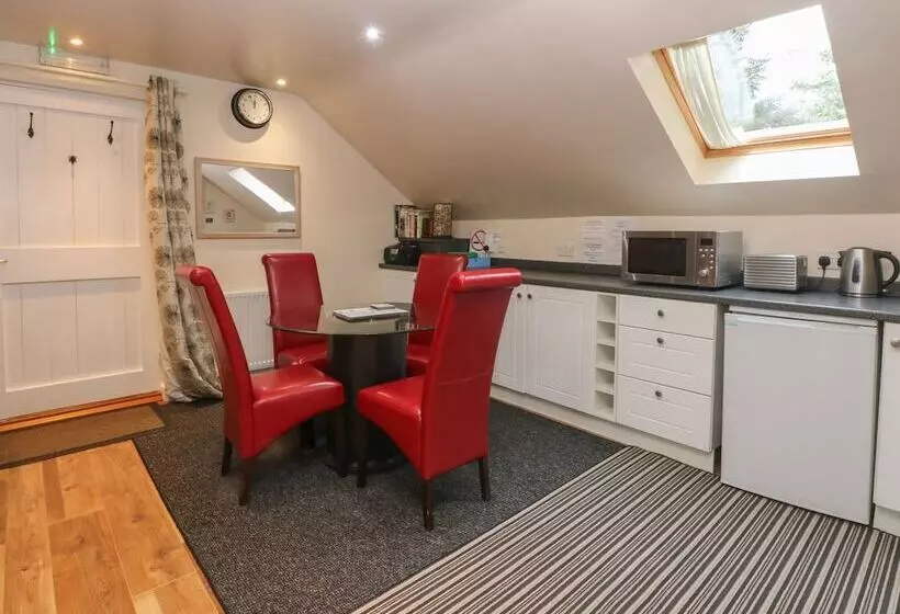 Willow Cottage