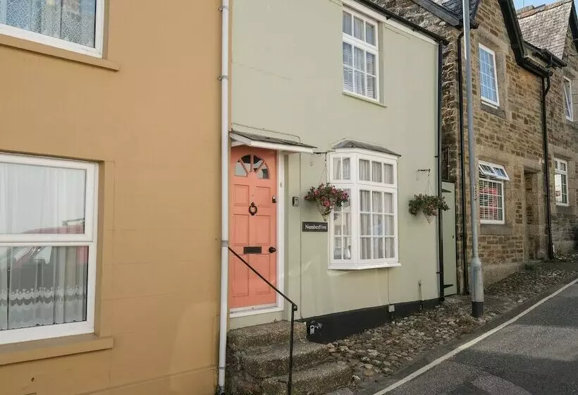 5 Bodmin Hill