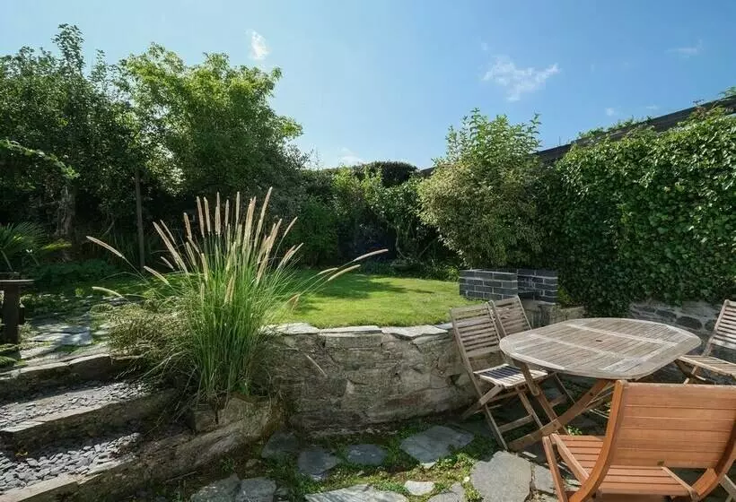 5 Bodmin Hill