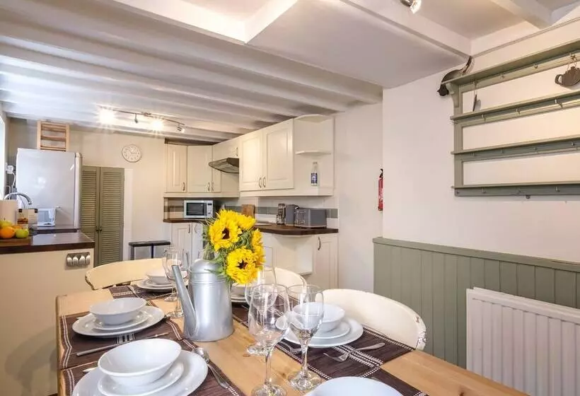 5 Bodmin Hill