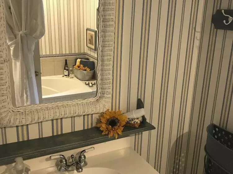 Bass And Baskets B&b