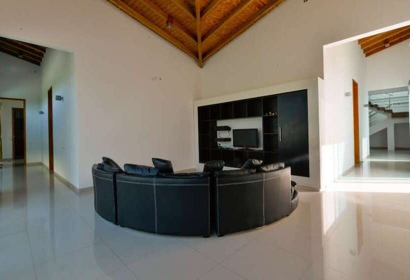 تختخواب و صبحانه Villas Anuhur