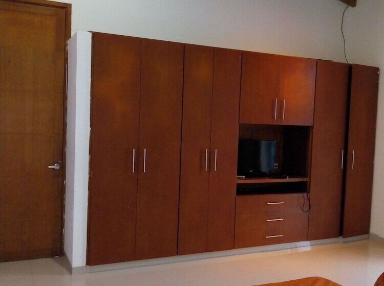 تختخواب و صبحانه Villas Anuhur