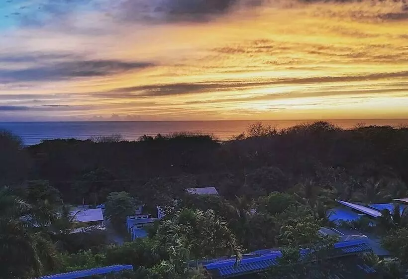 Horizon Ocean View Hotel And Yoga Center