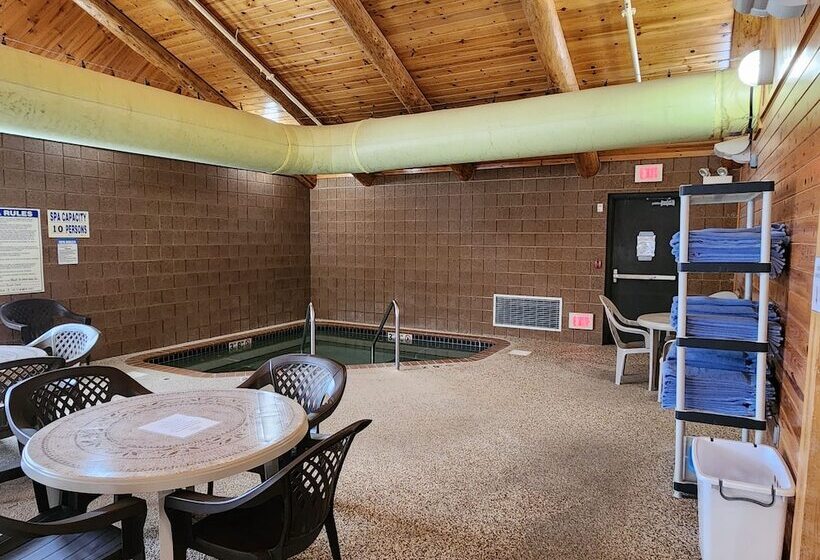 호텔 Pine Peaks Lodge & Suites