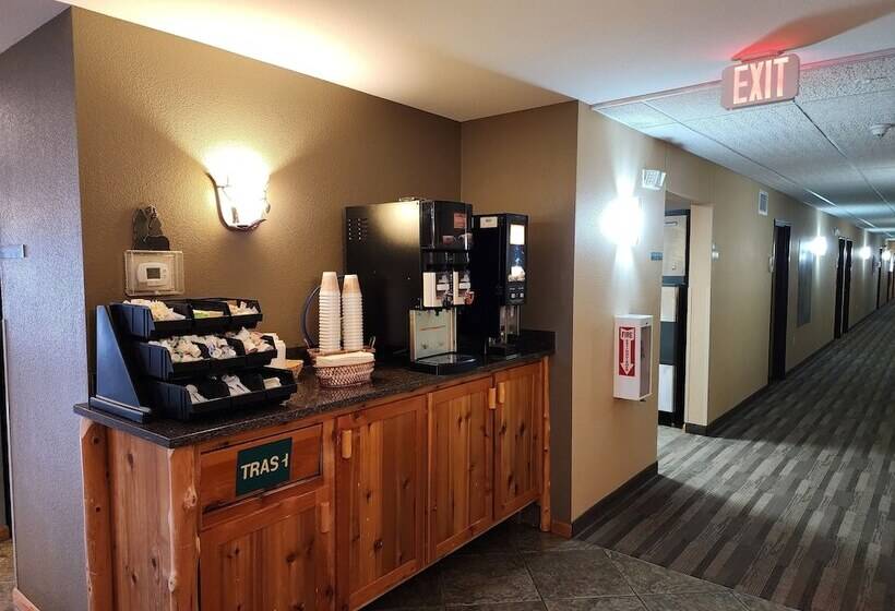 호텔 Pine Peaks Lodge & Suites