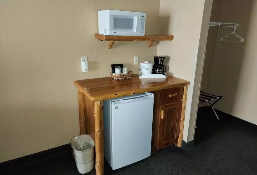 Hotelli Pine Peaks Lodge & Suites