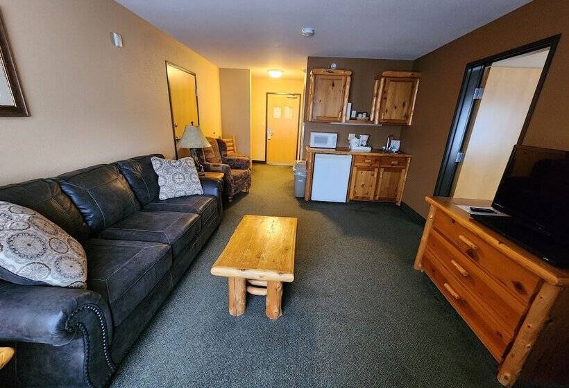 호텔 Pine Peaks Lodge & Suites