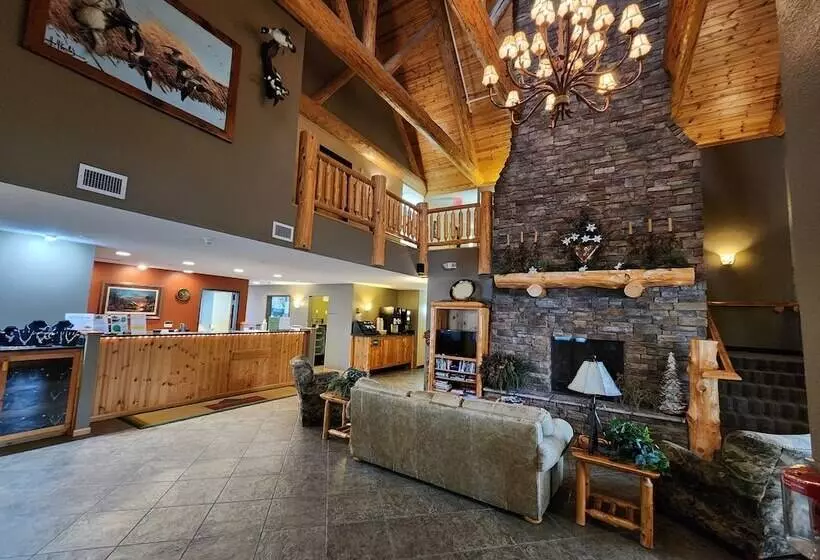 Hotelli Pine Peaks Lodge & Suites