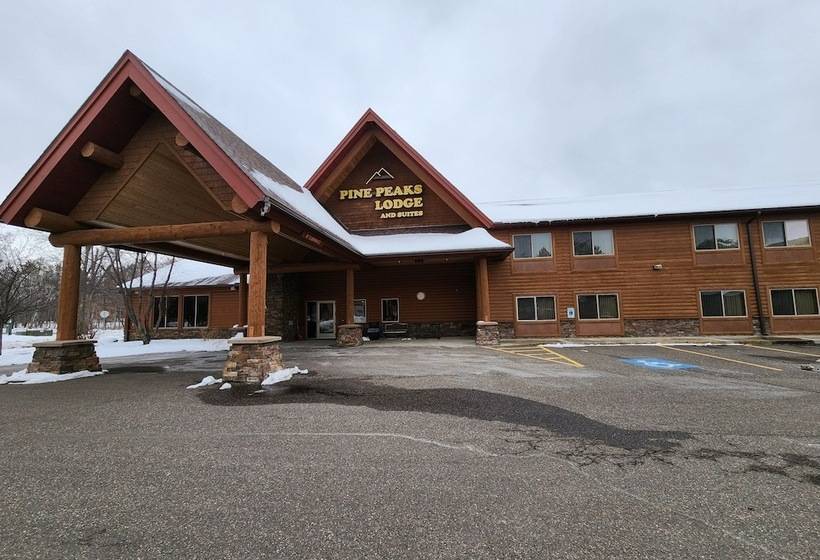 호텔 Pine Peaks Lodge & Suites