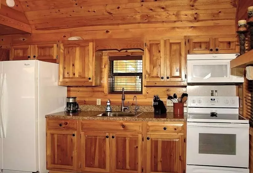 Mountain Laurel   1 Bedrooms, 1 Baths, Sleeps 4 Cabin By Redawning
