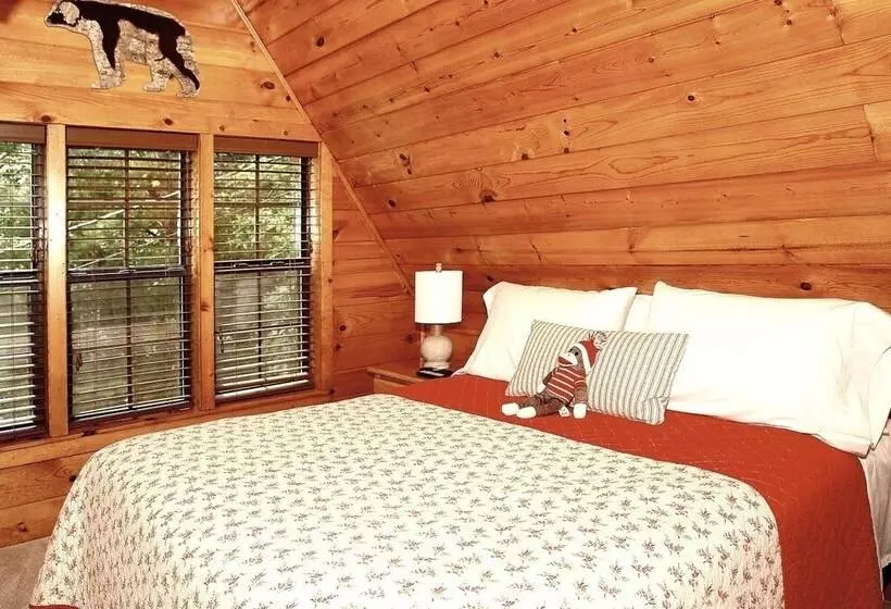 Mountain Laurel   1 Bedrooms, 1 Baths, Sleeps 4 Cabin By Redawning