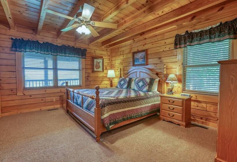 Mountain View 2 Bedrooms, 2 Baths, Sleeps 6 Cabin By Redawning