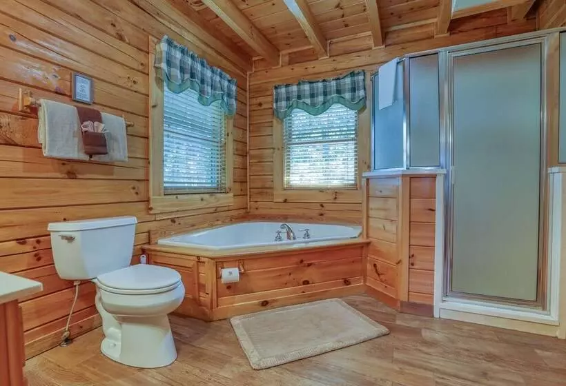 Mountain View   2 Bedrooms, 2 Baths, Sleeps 6 Cabin By Redawning