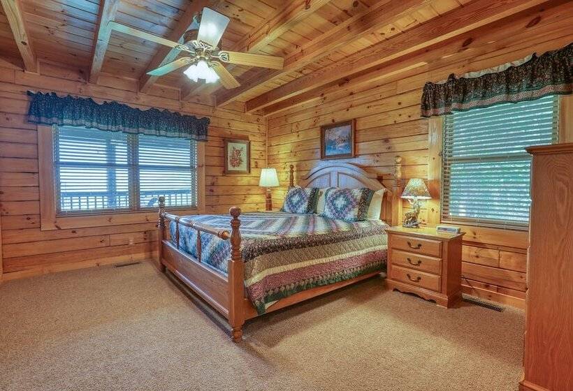 Mountain View 2 Bedrooms, 2 Baths, Sleeps 6 Cabin By Redawning