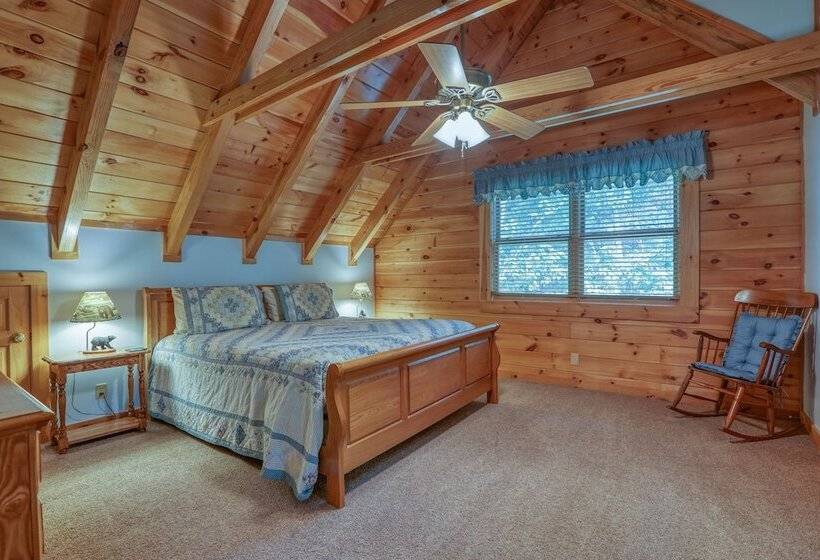 Mountain View 2 Bedrooms, 2 Baths, Sleeps 6 Cabin By Redawning