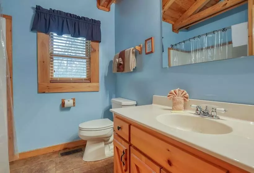 Mountain View   2 Bedrooms, 2 Baths, Sleeps 6 Cabin By Redawning