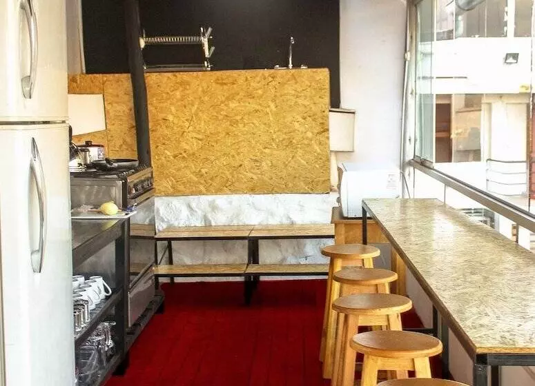 Nomade   Hostel