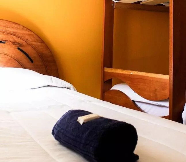 Nomade   Hostel